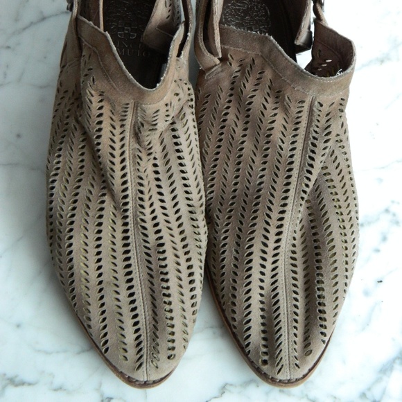 Vince Camuto Perforated Suede Ankle Boot Bootie 11 - Picture 2 of 7